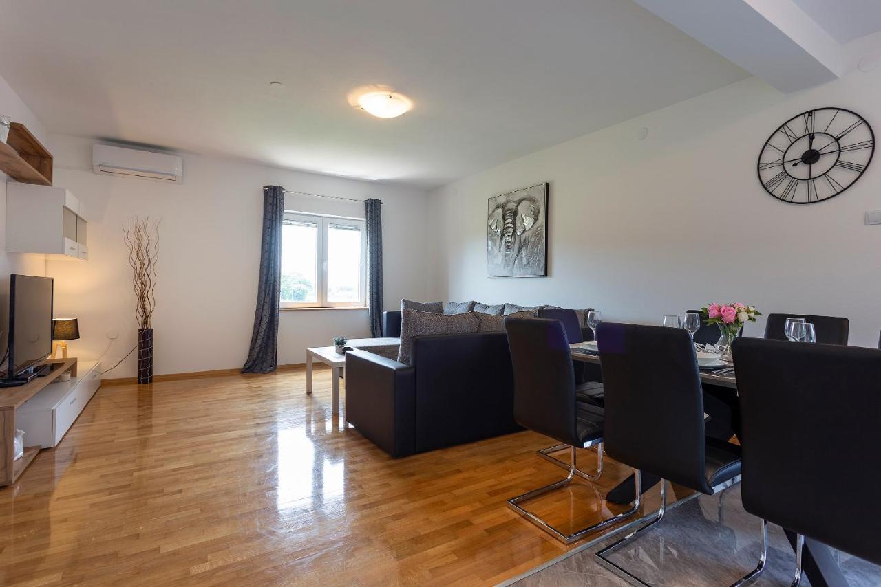 Apartmani Karoca 3 بولا المظهر الخارجي الصورة