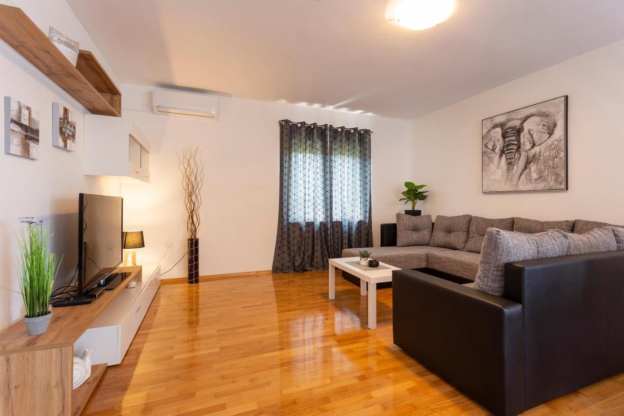 Apartmani Karoca 3 بولا المظهر الخارجي الصورة
